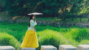 The Queen Who Crowns