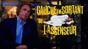 À gauche en sortant de l’ascenseur