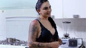 Las sirvientas calientes 8