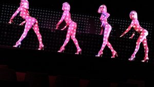 Feu: Crazy Horse Paris