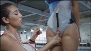 はみ出しスクール水着
