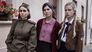 1945: Tres mujeres
