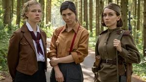 1945: Tres mujeres