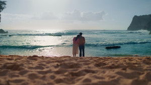 Cinta Tak Pernah Tepat Waktu